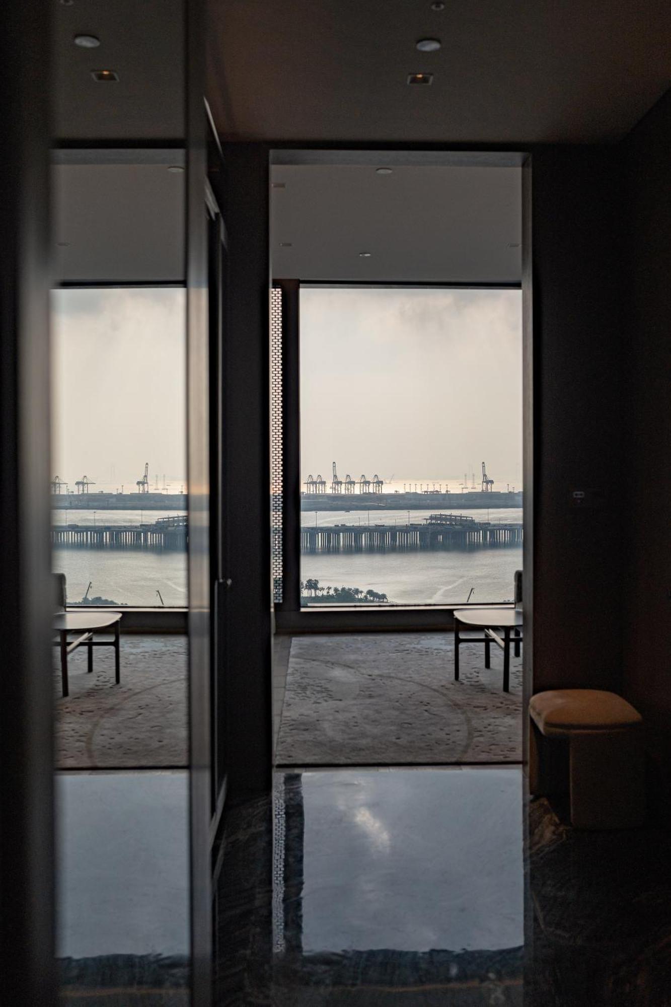 Conrad Shenzhen, The First Art Museum Hotel In Greater Bay Area With The Stunning Bay And Sunset View In The Hotel Terrace Exteriör bild